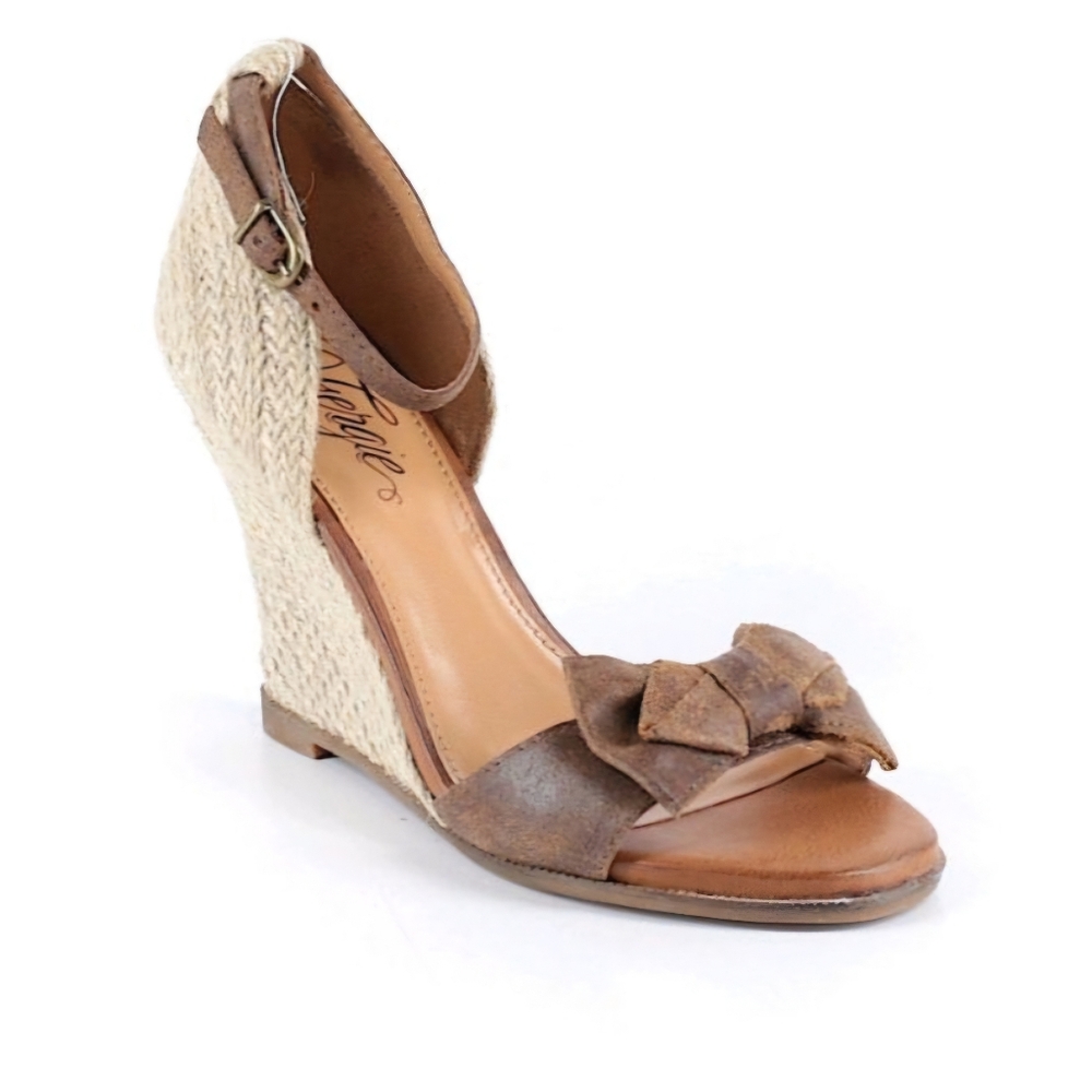 Fergie Esperella Wedges